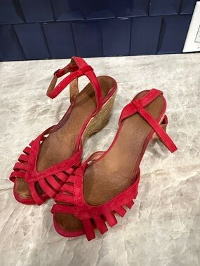 Eric Michael Pink Espadrille Wedge Sandals. Size 10
